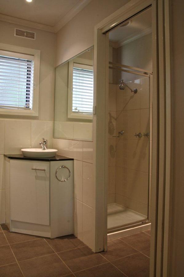 Grevillea Gardens Apartment 3 Bright Room photo